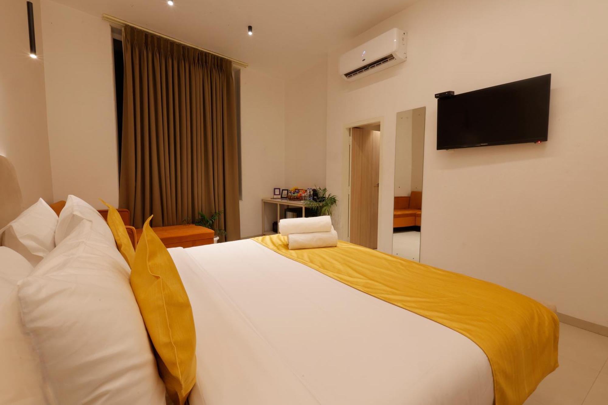Hotel Varuna Varanasi Exterior foto