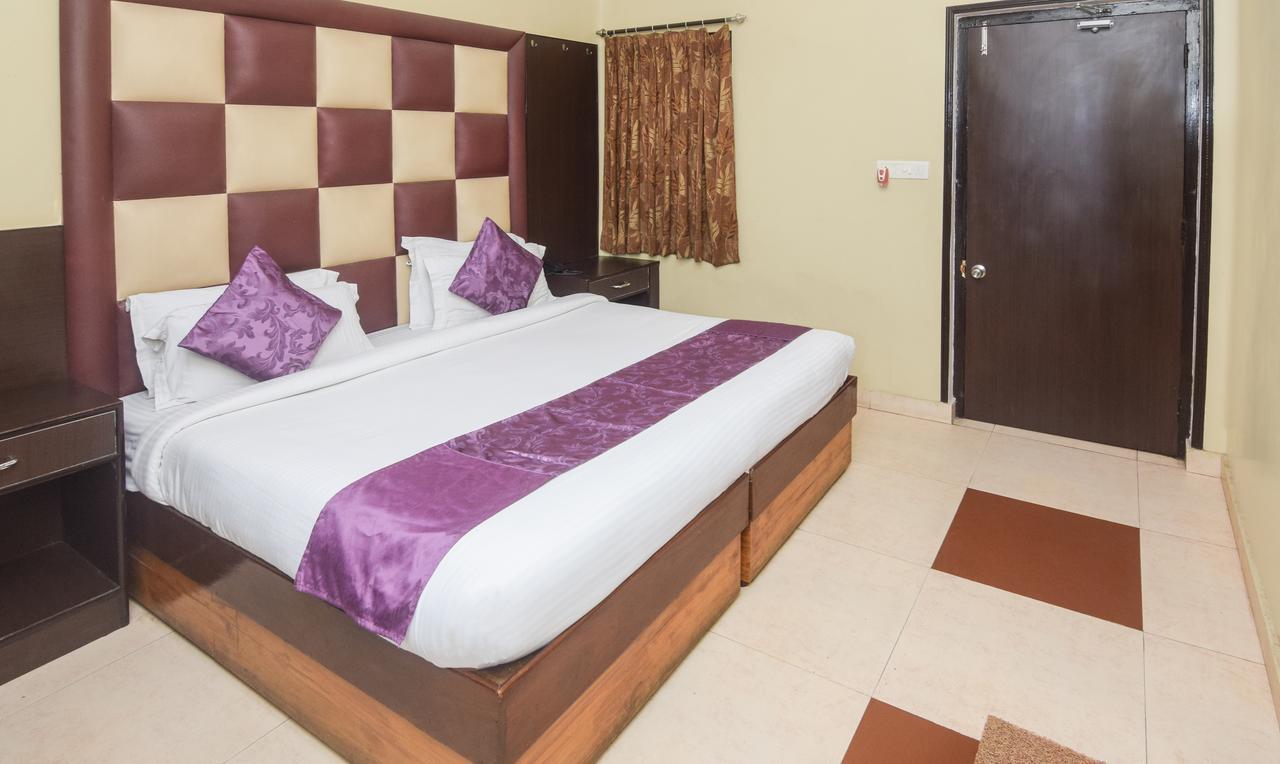 Hotel Varuna Varanasi Exterior foto