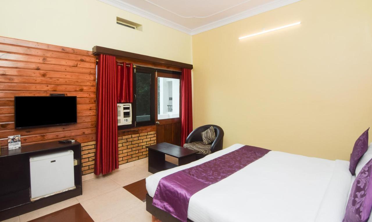 Hotel Varuna Varanasi Exterior foto